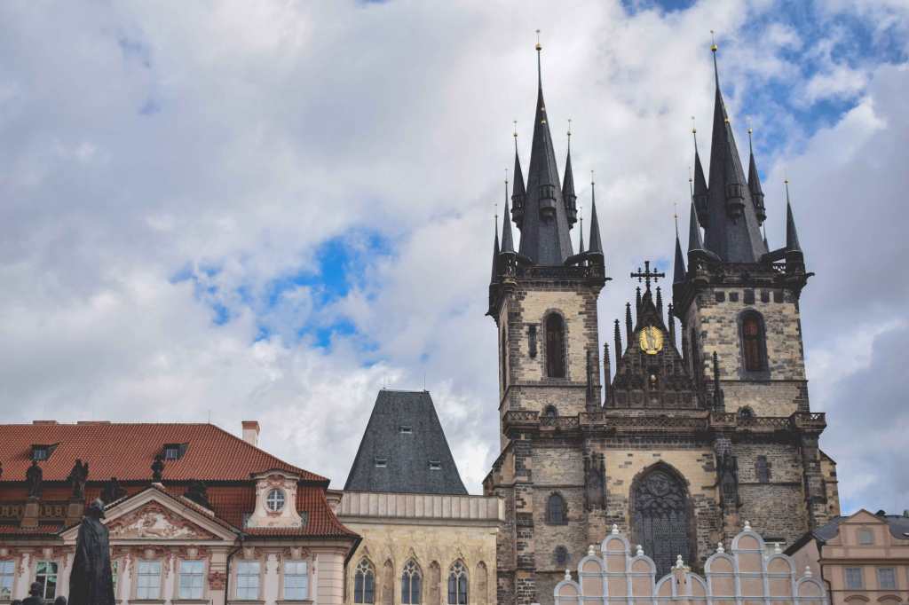 How to Make the Most of Your Smartphone While&nbsp;Traveling